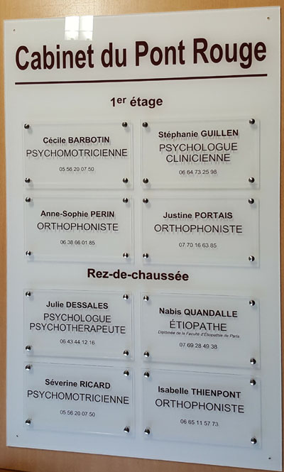 Support plexiglass couleur blanc + plaques transparentes